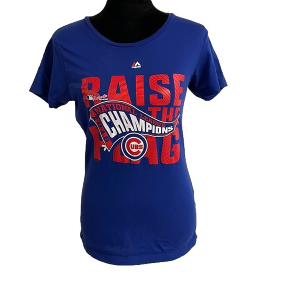 Majestic Tops - CHICAGO Cubs women’s short sleeve T-shirt. Size M